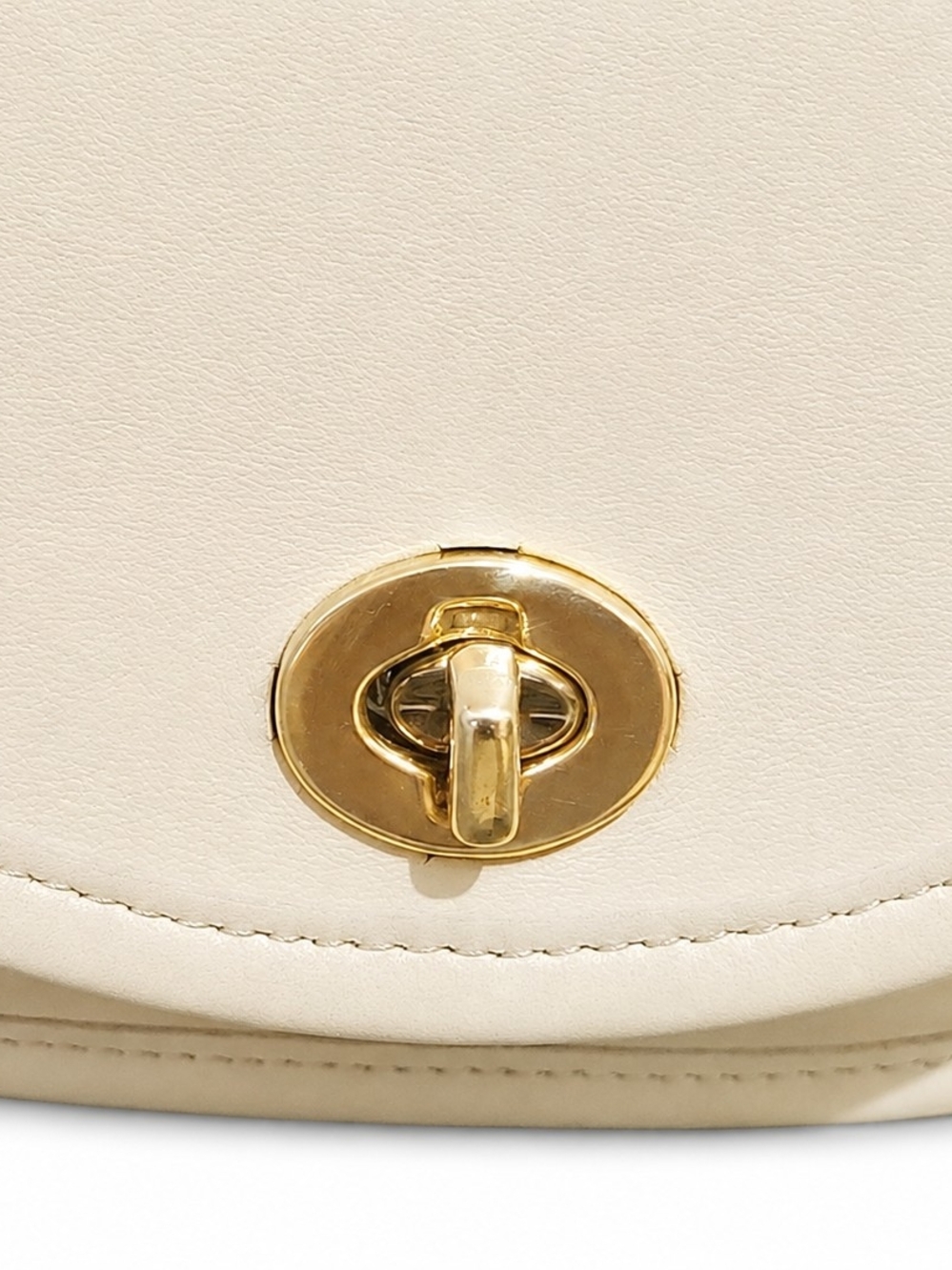 Vintage Coach Watson 9981 Bone Leather Turnlock Saddle Bag VERY NICE! - Picture 3 of 15